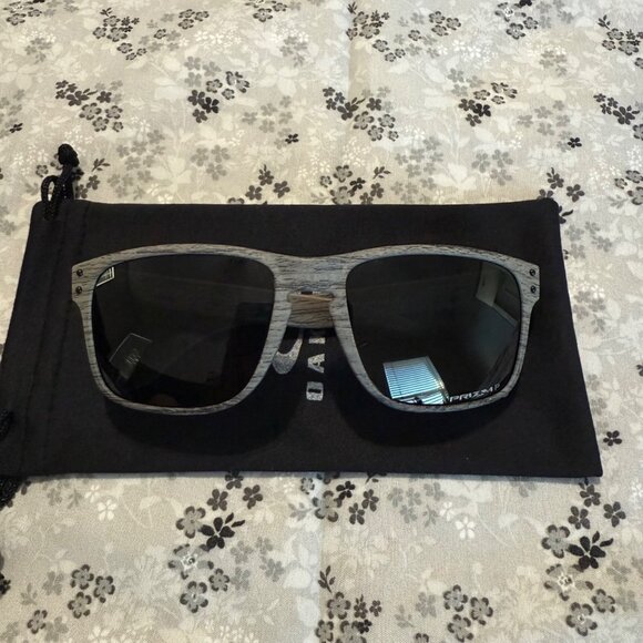 Oakley Other - Oakley Sunglasses Holbrook Woodgrain Prizm Polarized 9102 ✨️ NEW✨️